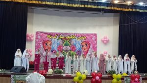 عکس دسته جمعی دانش آموزان در مراسم جشن تکلیف و جشن عبادت