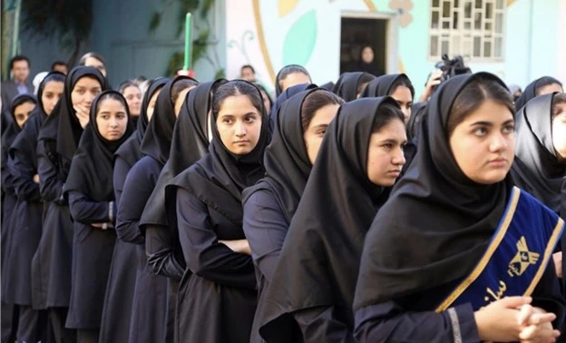 مهارت زندگی برای دختران دبیرستانی